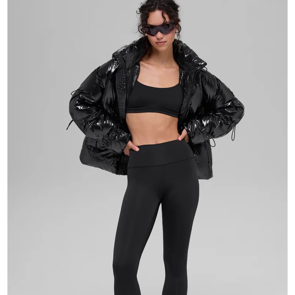 ALO Yoga Glossy Black Puffer Jacket - Picture 4 of 14